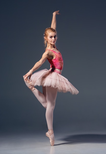 Portret van de ballerina in ballet pose