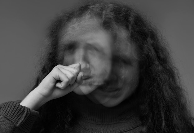Gratis foto portret van een persoon die aan een depressie lijdt