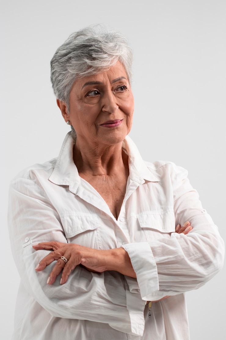 Gratis Foto portret van een senior vrouw