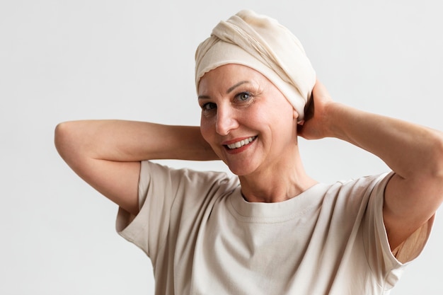 Portret van een vrouw van middelbare leeftijd met huidkanker