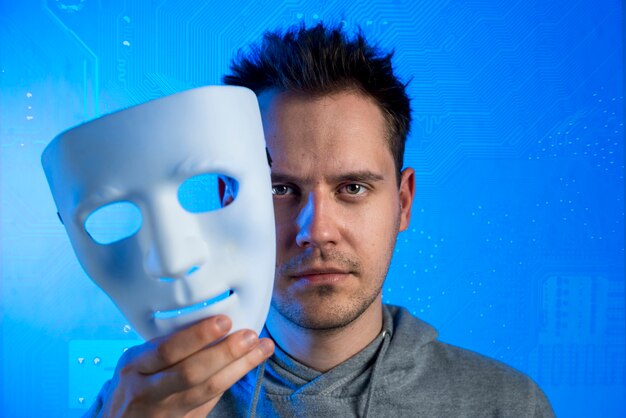 Portret van hacker met masker