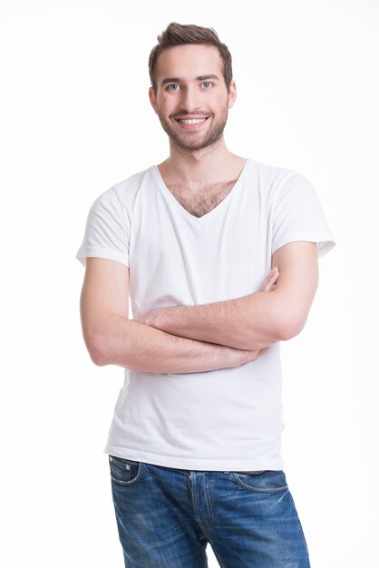 Portret van lachende gelukkig man in casuals - geïsoleerd op wit.
