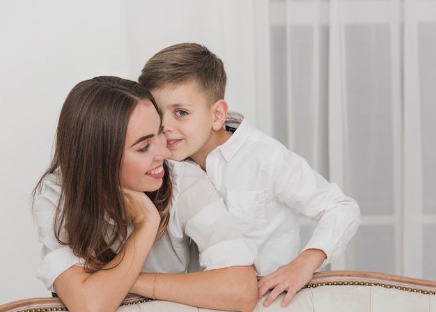 Portret van moeder samen met zoon