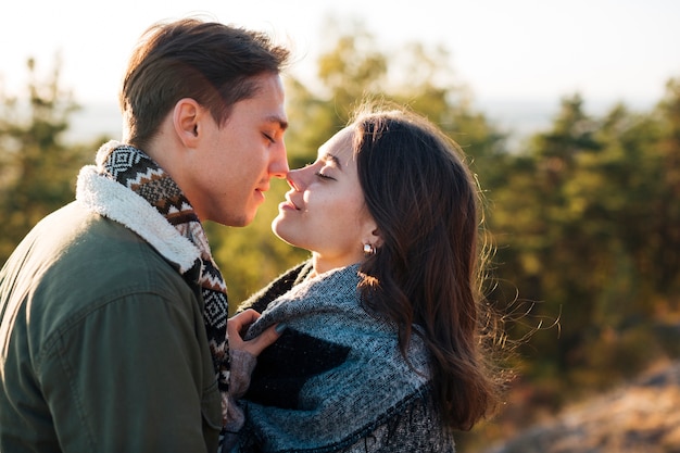 Gratis foto portret van schattige verliefde paar