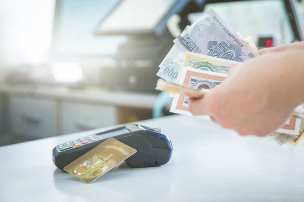 POS-creditcard afwikkeling in plaats van contant betaling