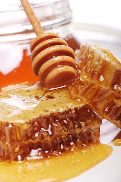 Pot met verse honing