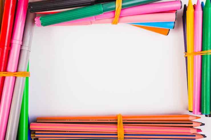 Gratis Foto potloodkrijtjes voelden pennen van verschillende kleuren