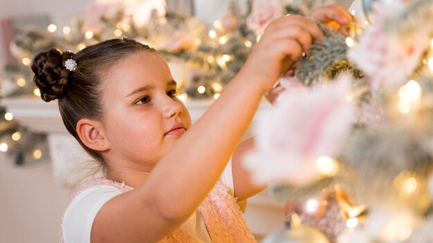 Prachtige kerstboom versieren concept