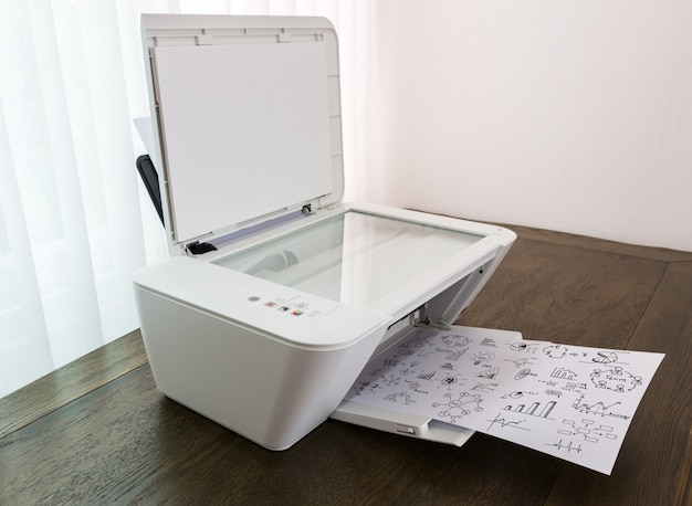 Gratis foto printer printen documenten met graphics