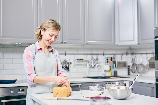 Professionele chef-kok in de keuken