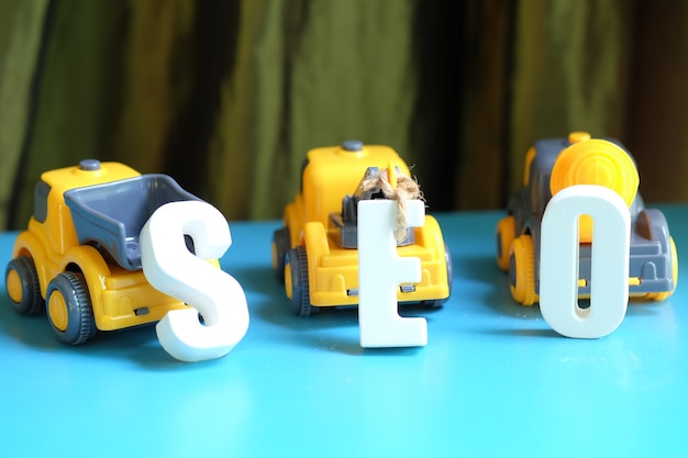 Gratis foto rangschikken witte letters als seo