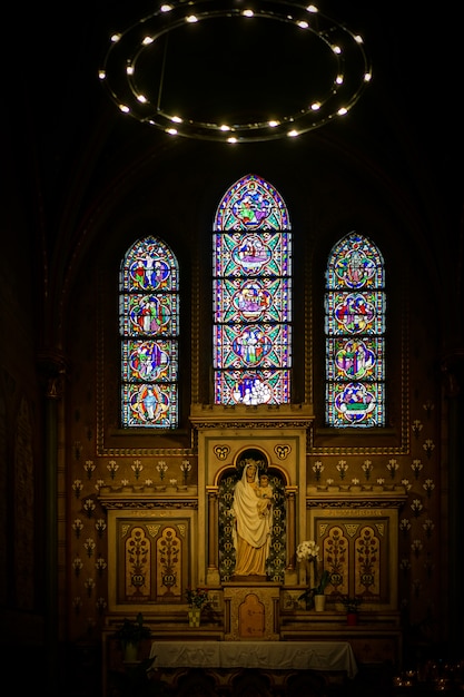 religieus altaar in de kerk