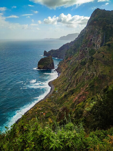 Rocha do Navio Rock, gelegen in Santana