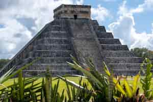 Gratis foto ruïnes van de oude maya-beschaving in chichen itza, mexico