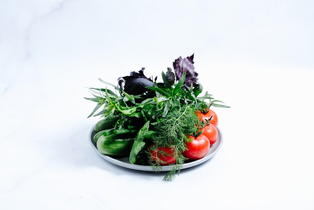 Salade Met Verse Groenten En Kruiden