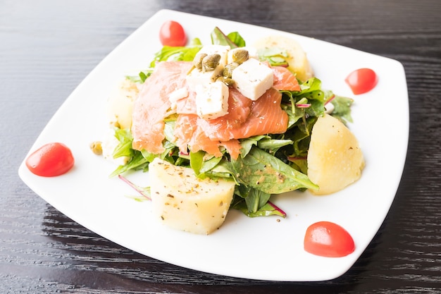 Salade van gerookte zalm