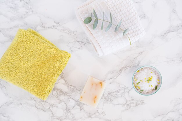 Samenstelling van badkamer- of spa-voorwerpen