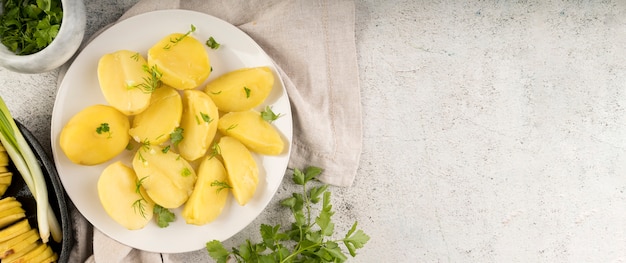 Samenstelling van gekookte aardappelen met kopie ruimte