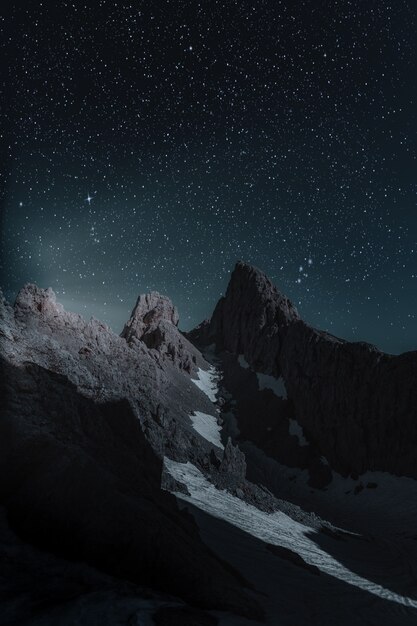 Schilderachtig Uitzicht Op Rocky Mountain Tijdens De Avond