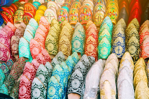 Schoenen op de markt in Marokko