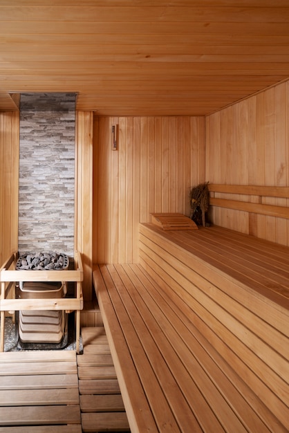 Schone en lege saunaruimte