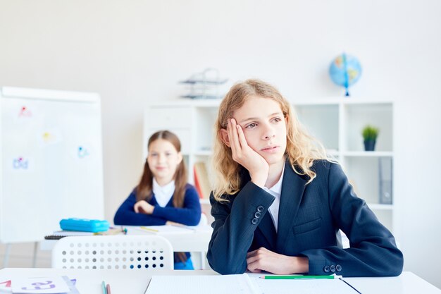 Schooljongen dagdromen