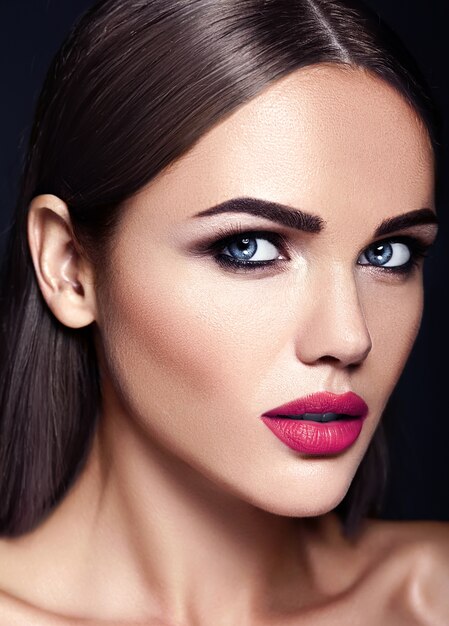 sensuele glamour portret van mooie vrouw model dame met verse dagelijkse make-up