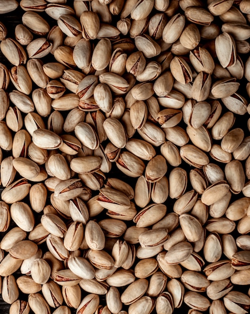 Set van pistachenoten op de tafel