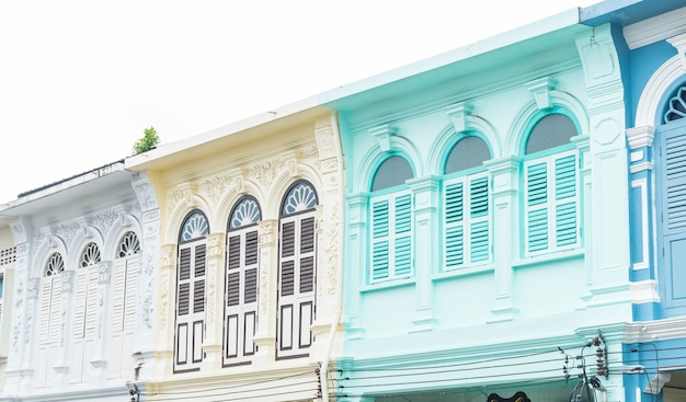 Sino-Portugese architectuur van oud gebouw in Phuket stad.