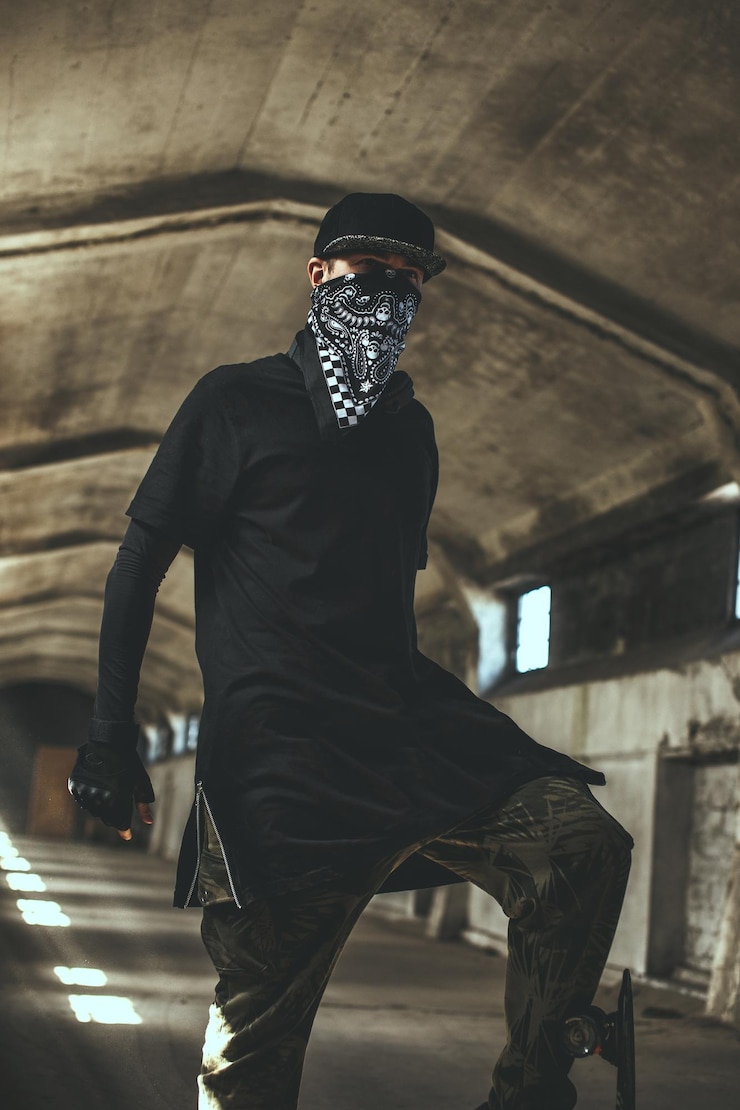 Gratis Foto slechte mannelijke gangster in masker.