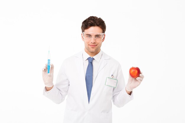 Sluit omhoog portret van een glimlachende jonge mannelijke arts