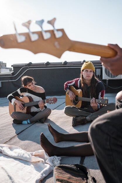 Sluit vrienden af die samen muziek maken