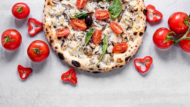 Smakelijk pizza- en tomatenassortiment