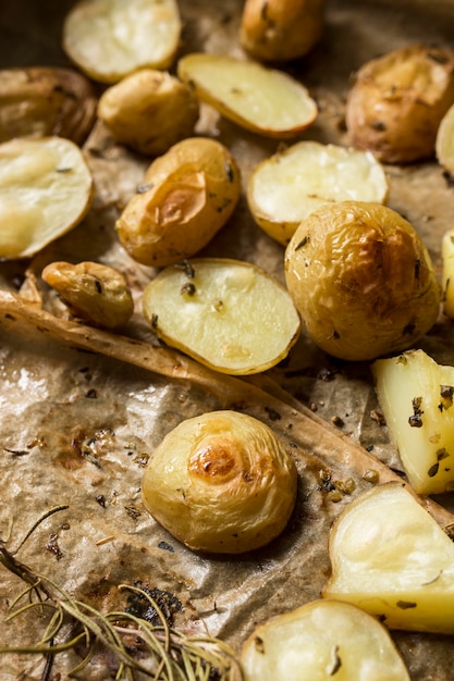 Gratis foto smakelijke aardappelen arrangement hoge hoek