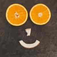 Gratis foto smiley gezicht met fruit