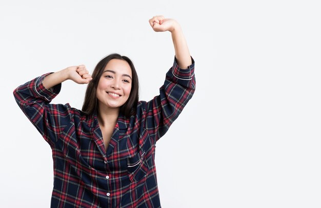 Smileyvrouw in pijma