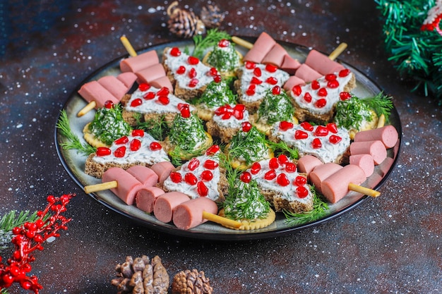 Snacks in de vorm van een kerstboom.