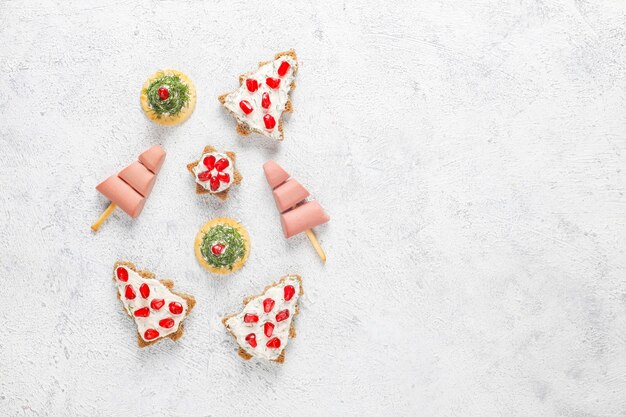 Snacks in de vorm van een kerstboom.