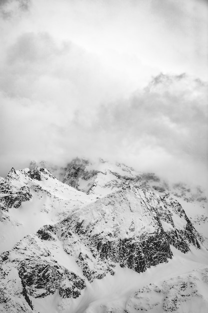 Gratis foto sneeuw bedekte berg
