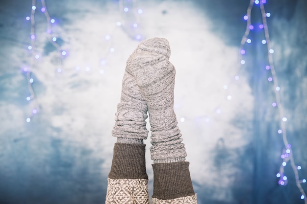 Gratis foto sokken op de winterachtergrond