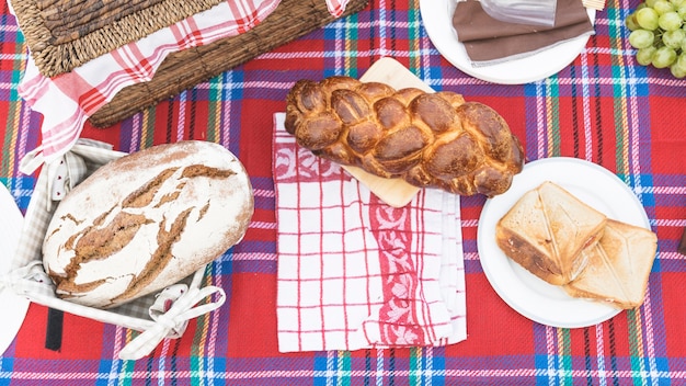 Soorten vers brood op tafel