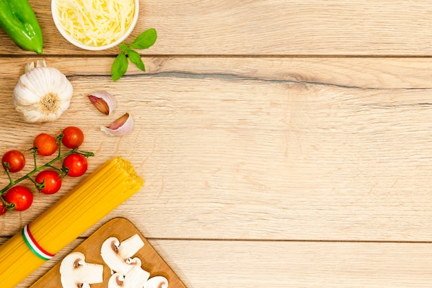 Spaghetti met knoflook en champignons