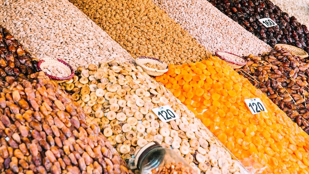 Specerijen op de markt in Marrakech