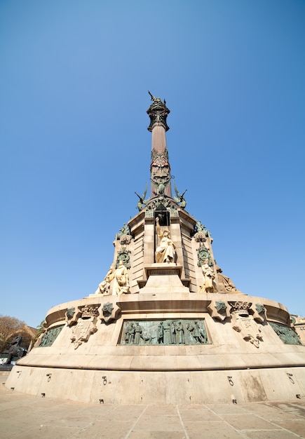 Gratis foto standbeeld van christopher columbus