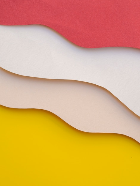 Stapel kleurrijke abstracte papiergolven