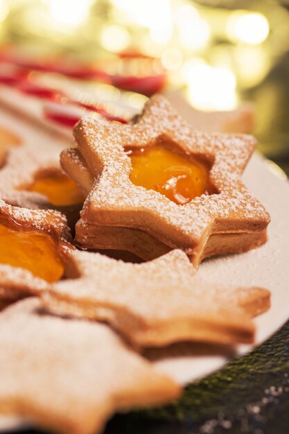 Star-vormige cookie met jam