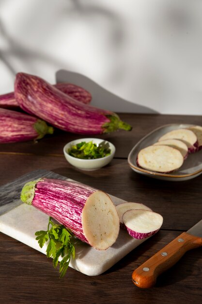 Stilleven met heerlijke aubergine