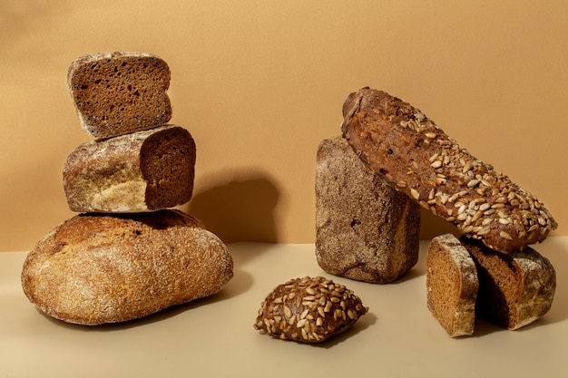 Stilleven met smakelijk bakkerijvoedsel