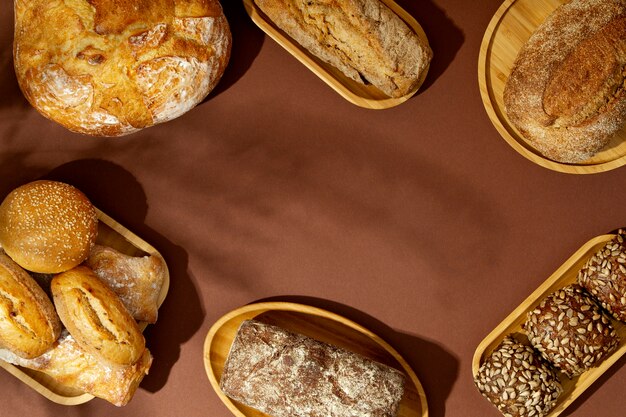 Stilleven met smakelijk bakkerijvoedsel