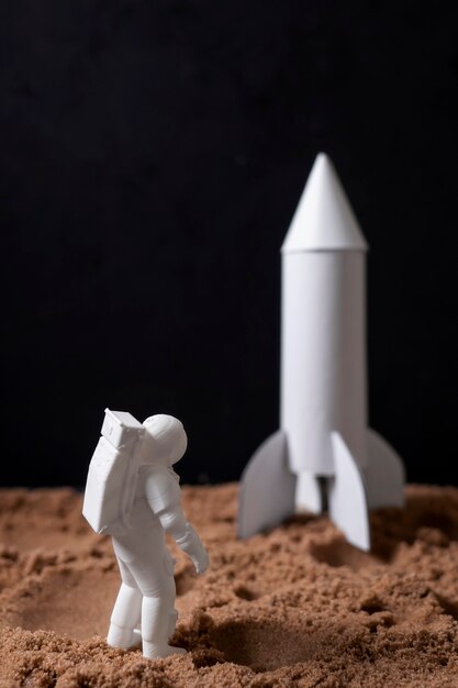 Stilleven ruimte arrangement met astronaut